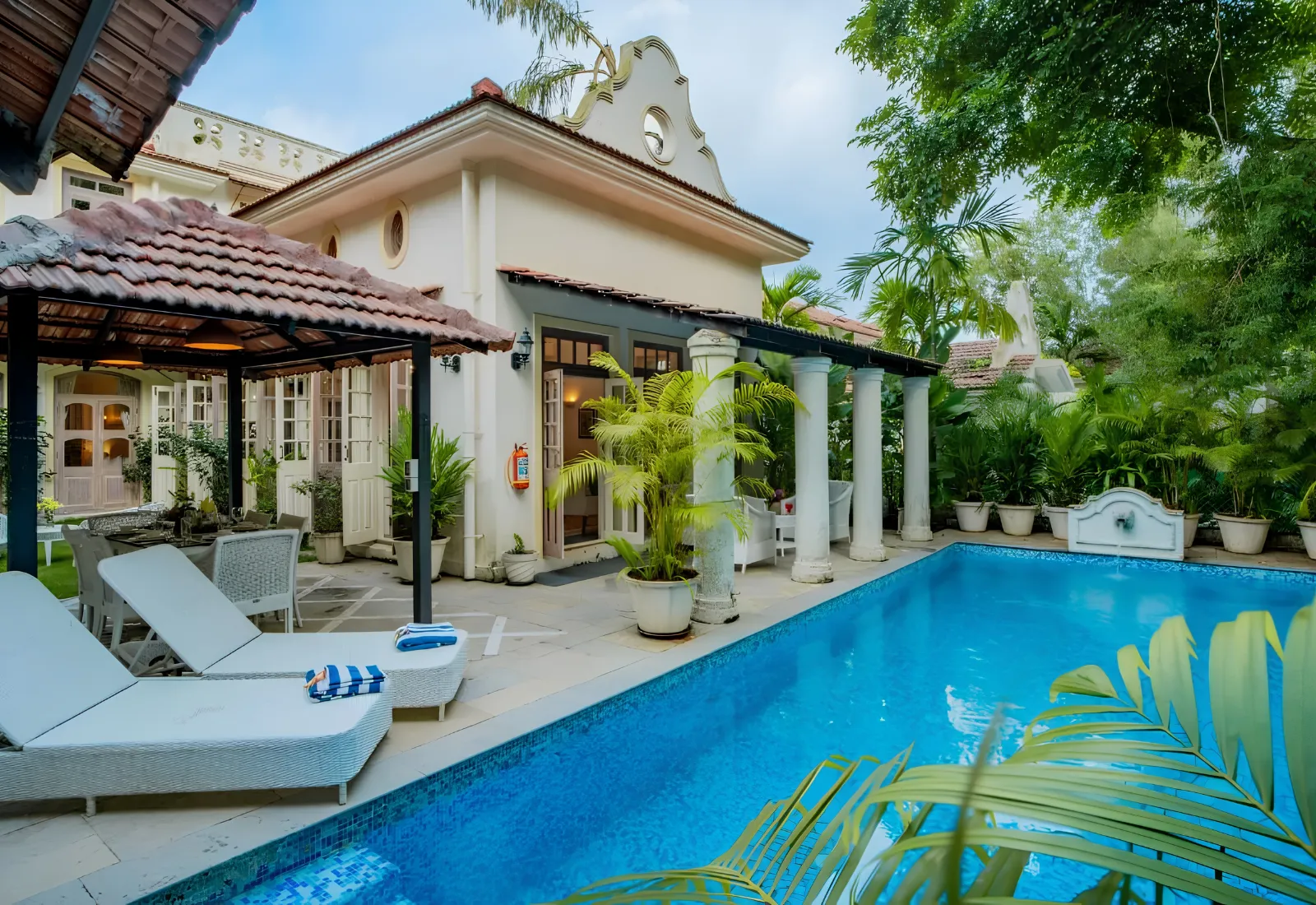 Luxury boutique retreat experience surrounded by peaceful natural landscapes in India